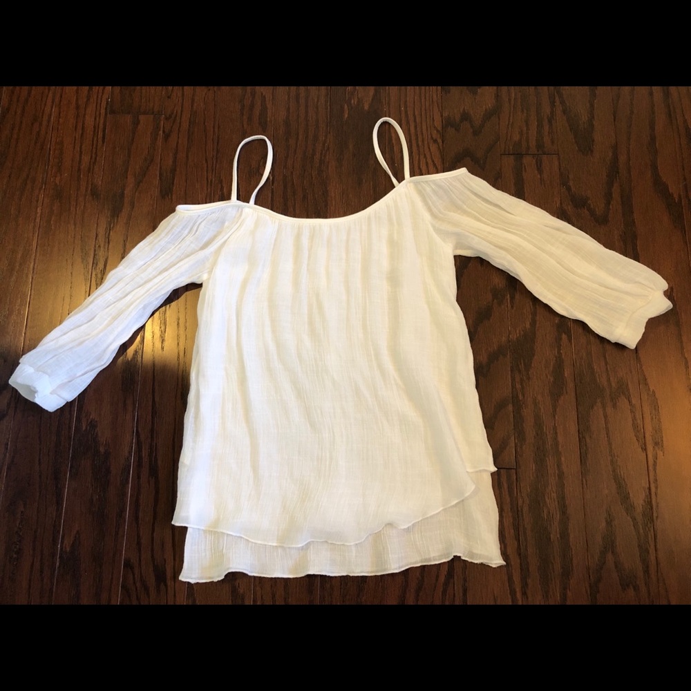 Off shoulder shirt